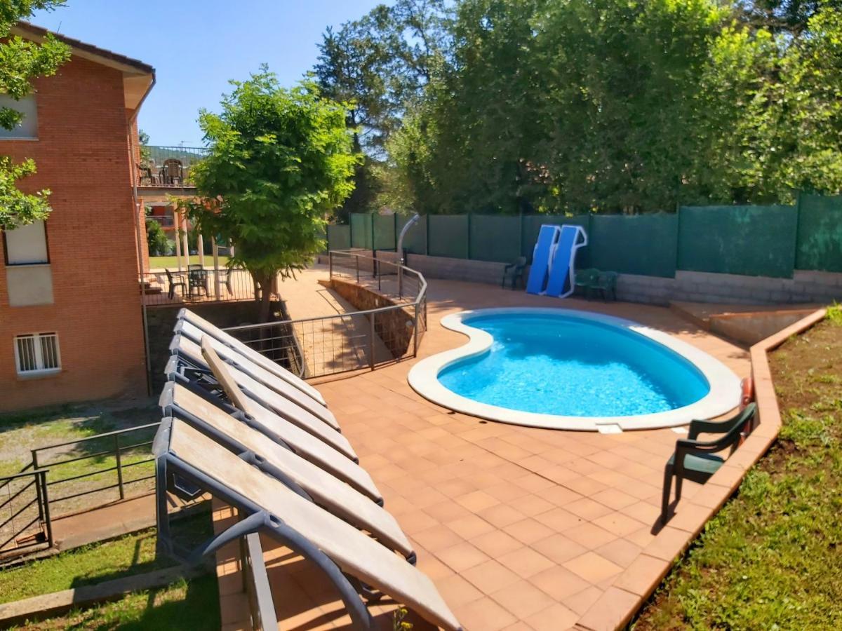 Apartamentos La Francesa Santa Pau Luaran gambar