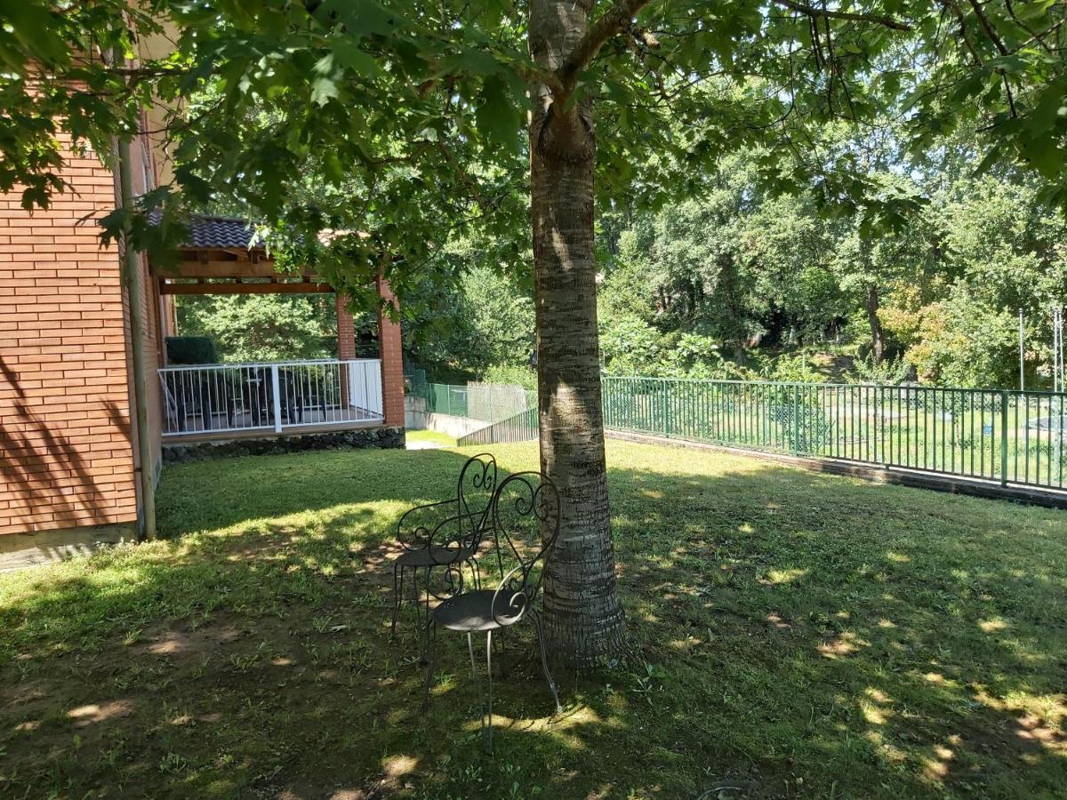 Apartamentos La Francesa Santa Pau Luaran gambar