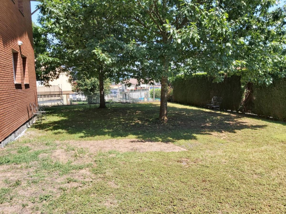 Apartamentos La Francesa Santa Pau Luaran gambar
