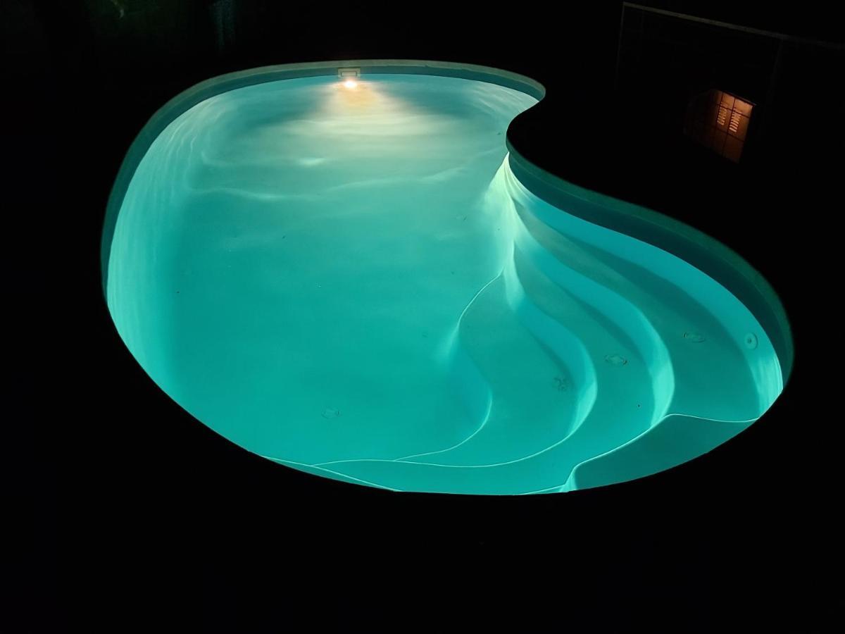 Apartamentos La Francesa Santa Pau Luaran gambar
