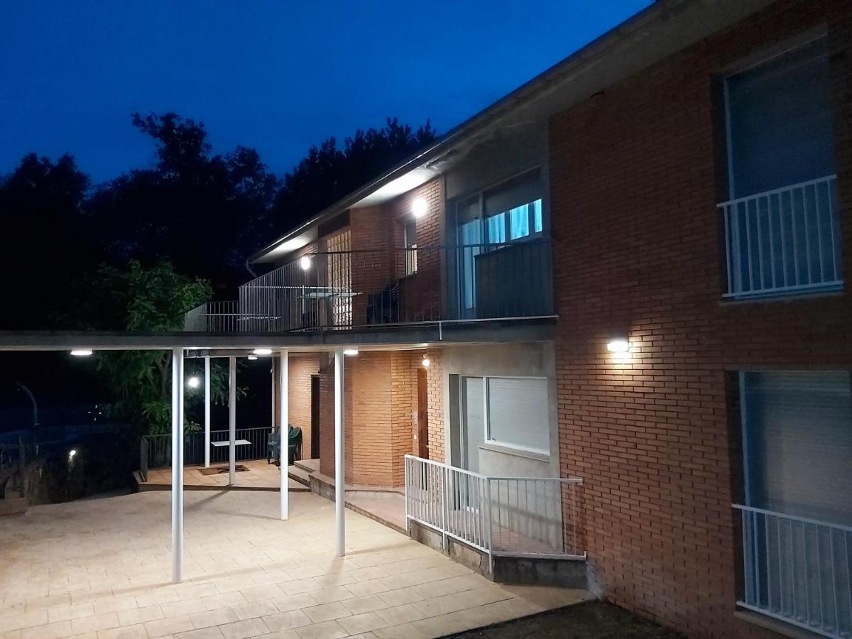 Apartamentos La Francesa Santa Pau Luaran gambar
