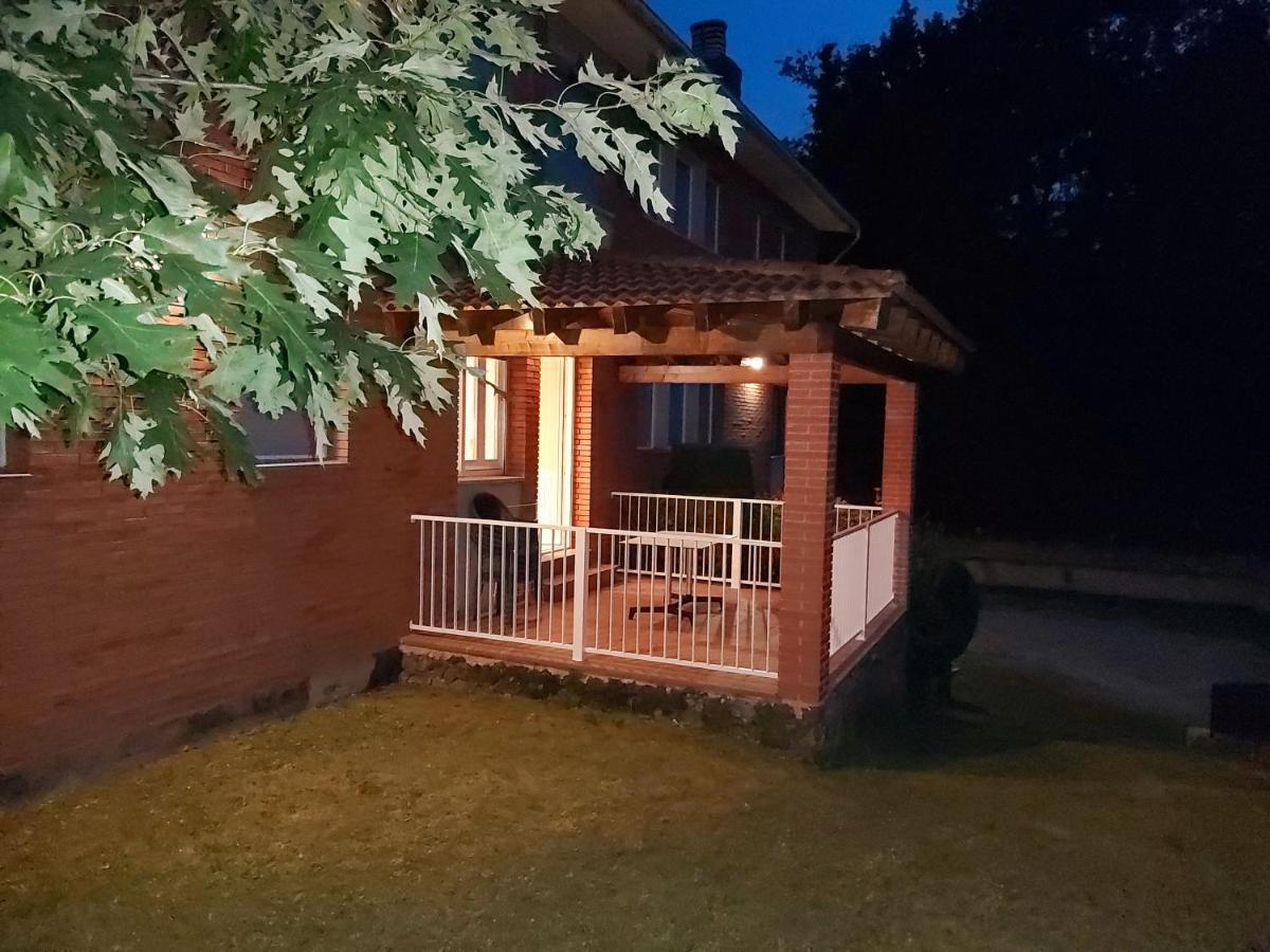 Apartamentos La Francesa Santa Pau Luaran gambar