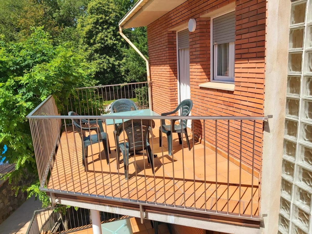 Apartamentos La Francesa Santa Pau Luaran gambar