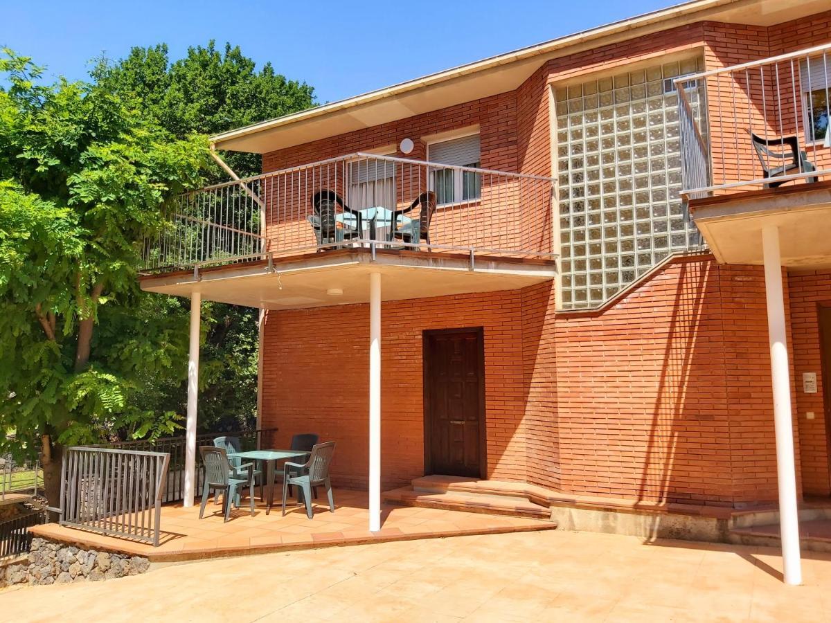 Apartamentos La Francesa Santa Pau Luaran gambar