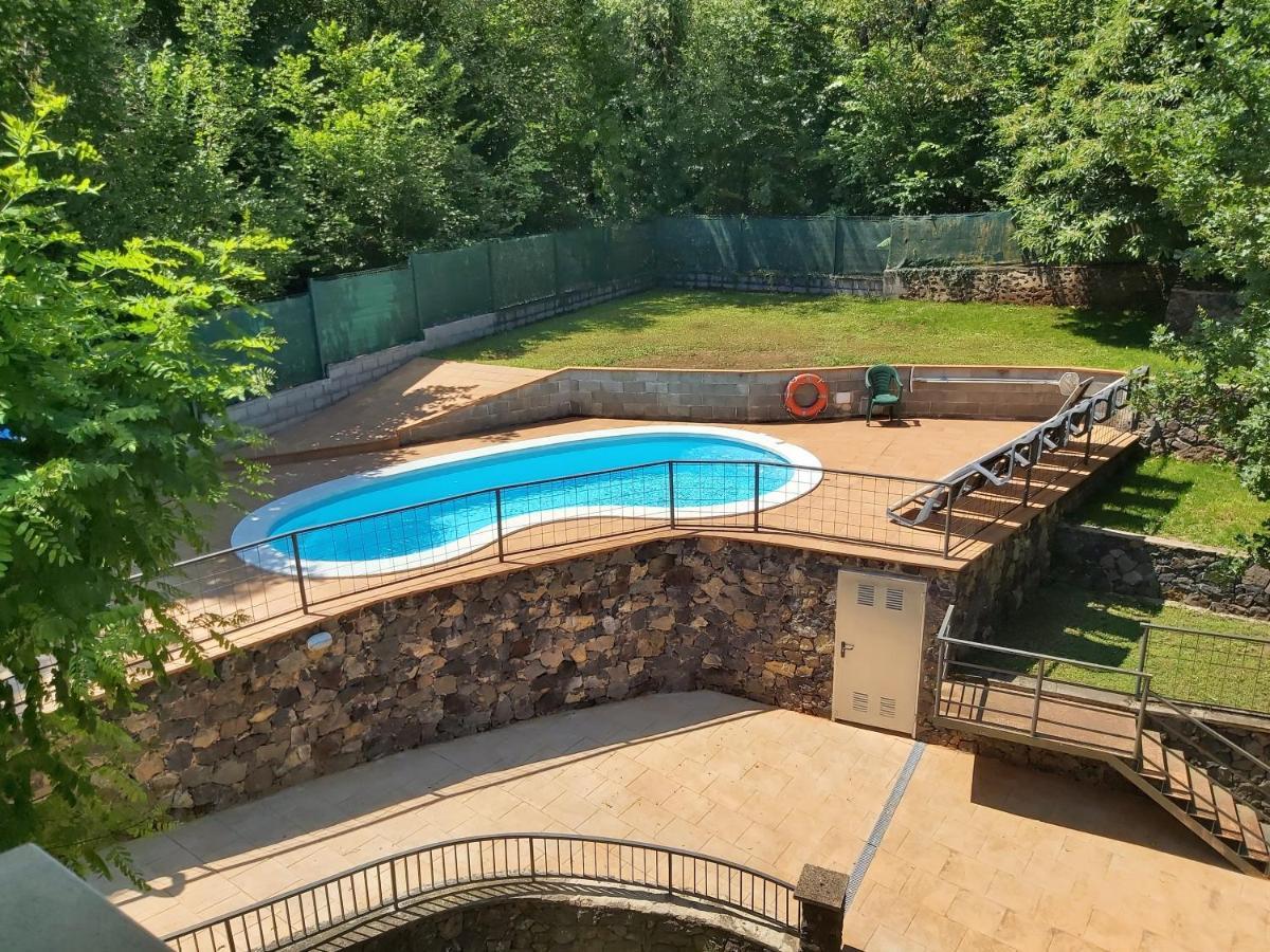 Apartamentos La Francesa Santa Pau Luaran gambar